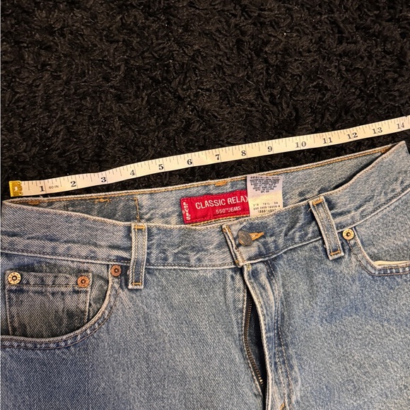 LEVIS 550 relaxed fit medium wash SZ 12 MIS L FITS LIKE AN 8 - Picture 6 of 10